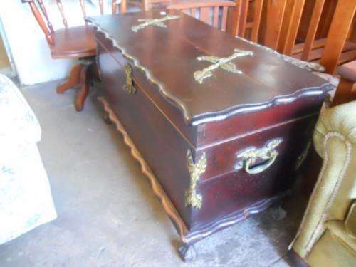 solid and  beautiful imbuia kist!!!!